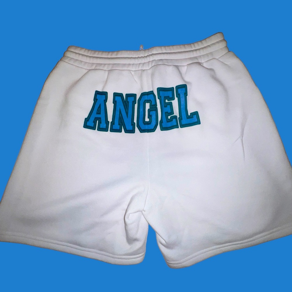 Short white pant